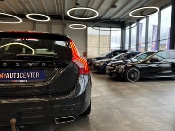Volvo V60 Kombi Linje Business *Navi*Klima*AHK*Xenon*