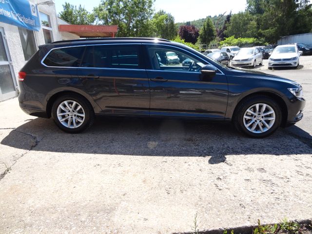 Fahrzeugabbildung Volkswagen Passat Variant Comfort/1.Hd/SitzH/AHK/59TKM/150P