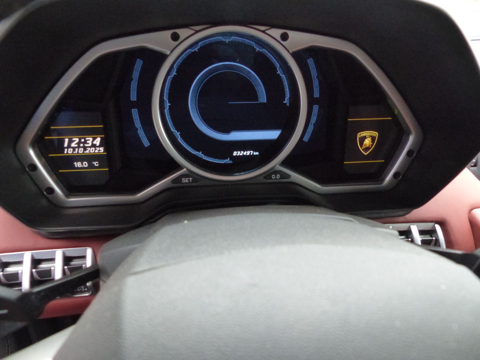 Fahrzeugabbildung Lamborghini Aventador LP 700-4 Roadster