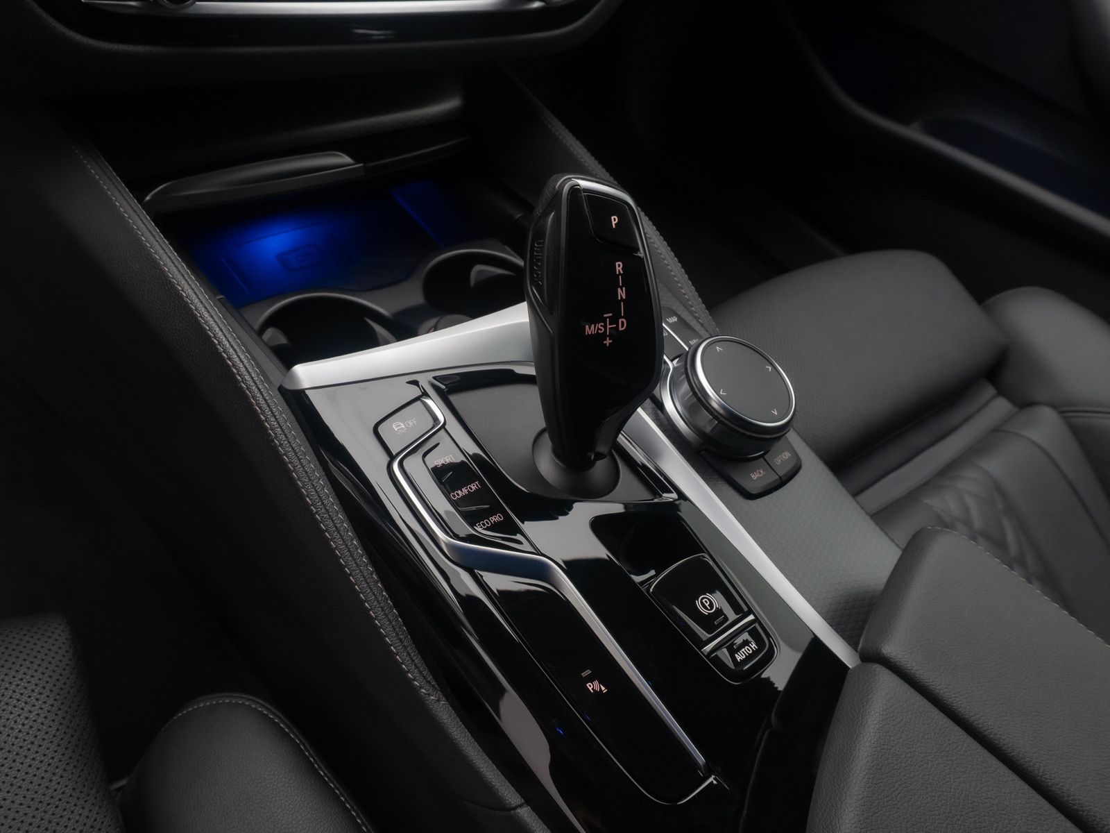 Fahrzeugabbildung BMW 520d M Sport Laser AHK HUD DAB Kamera Komfort