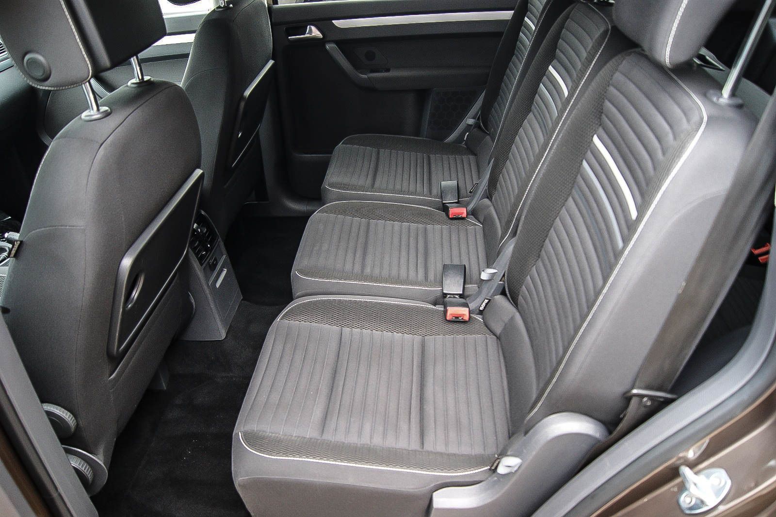 Fahrzeugabbildung Volkswagen Touran 16TDI Cup BI-XENON 7-SITZE SITZG PARKLENK