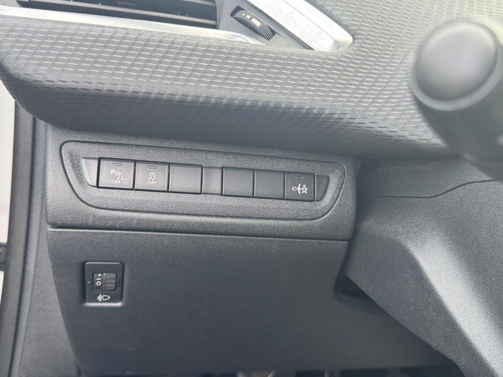 Peugeot 2008 Allure TÜV NEU / Temp.