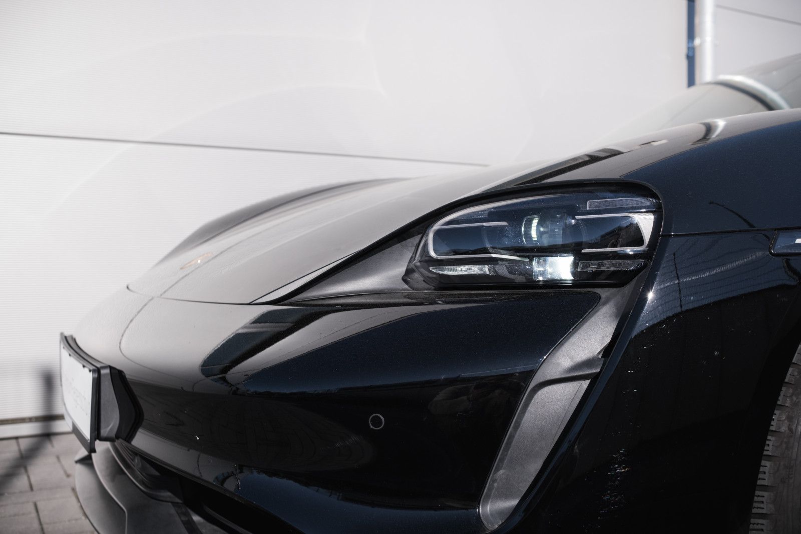 Fahrzeugabbildung Porsche Taycan Sport Turismo-Pano-PerformBatt.-WP-PASM