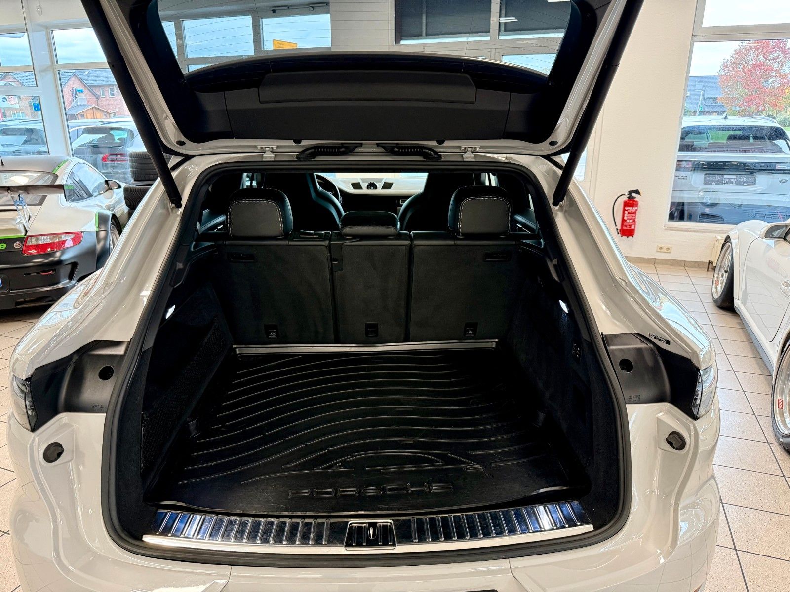 Fahrzeugabbildung Porsche Cayenne Coupe GTS AHK/ACC/HeadUp/22Zoll