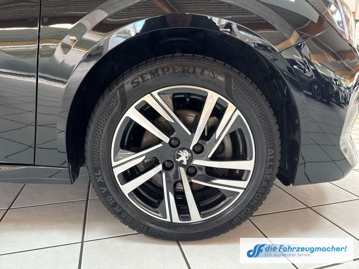 Fahrzeugabbildung Peugeot 208 Allure Navi LED Klimaautom Fahrerprofil DAB