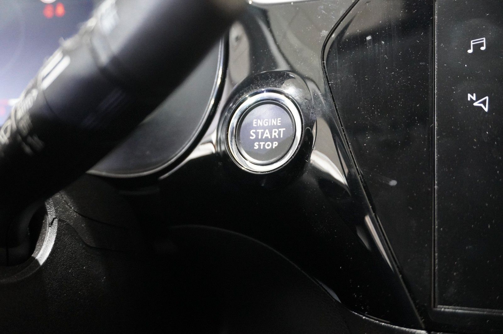 Fahrzeugabbildung Opel Corsa-e F FACELIFT 3-PHASIG NAVI/LED/SHZ/11KW