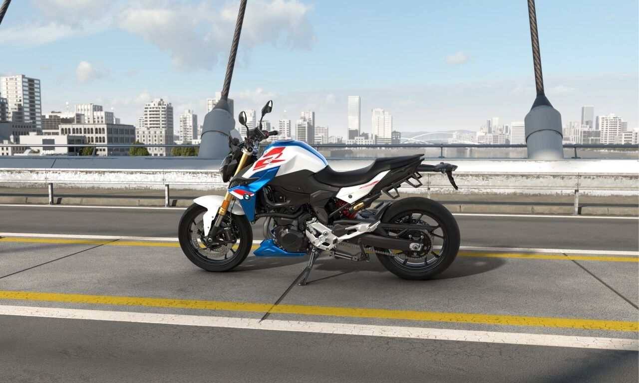 Fahrzeugabbildung BMW F900R Style Sport Modell 2024