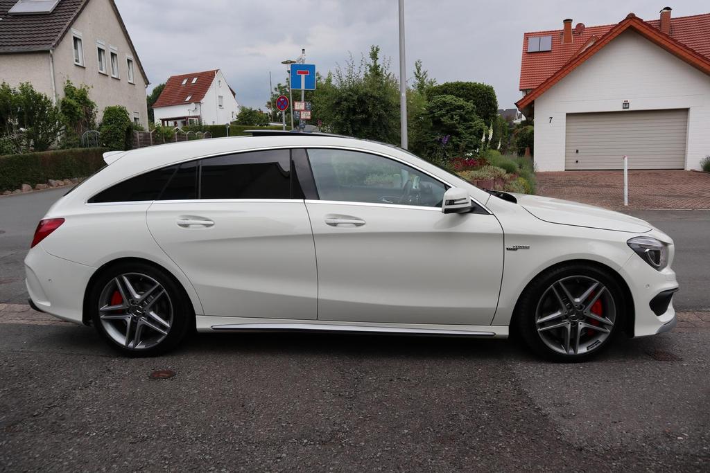 Mercedes-Benz CLA 45 AMG Shooting Brake