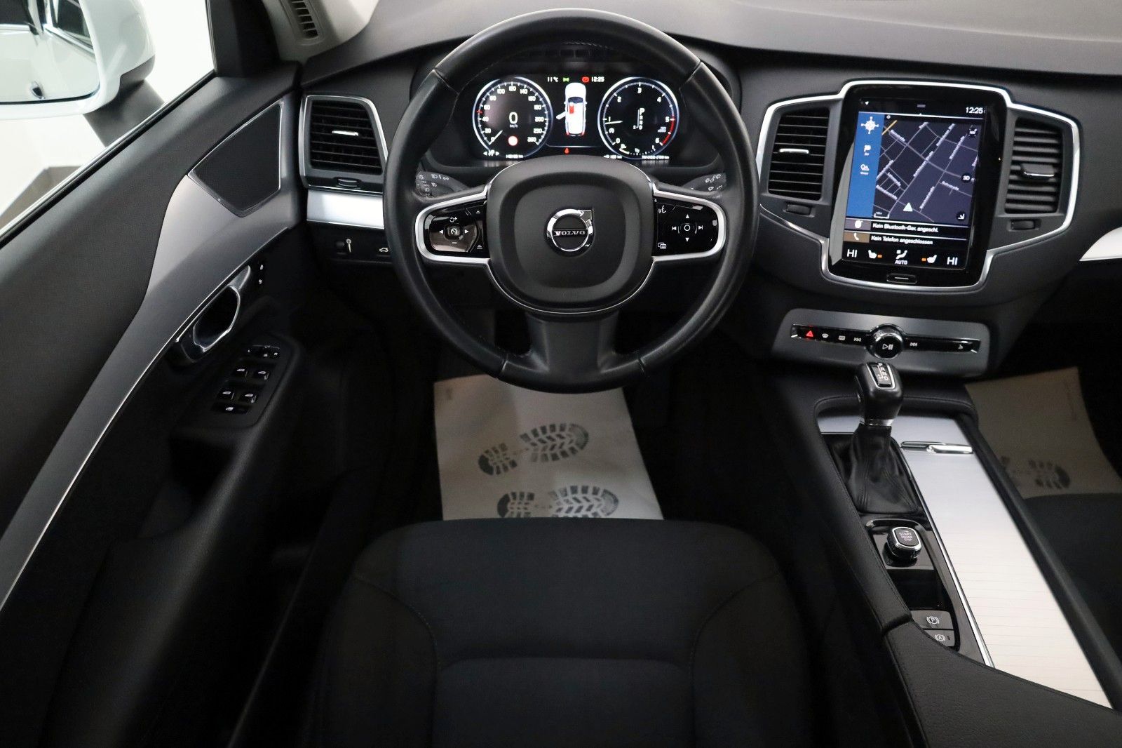 Fahrzeugabbildung Volvo XC90 Momentum AWD, Kamera, Navi, LED