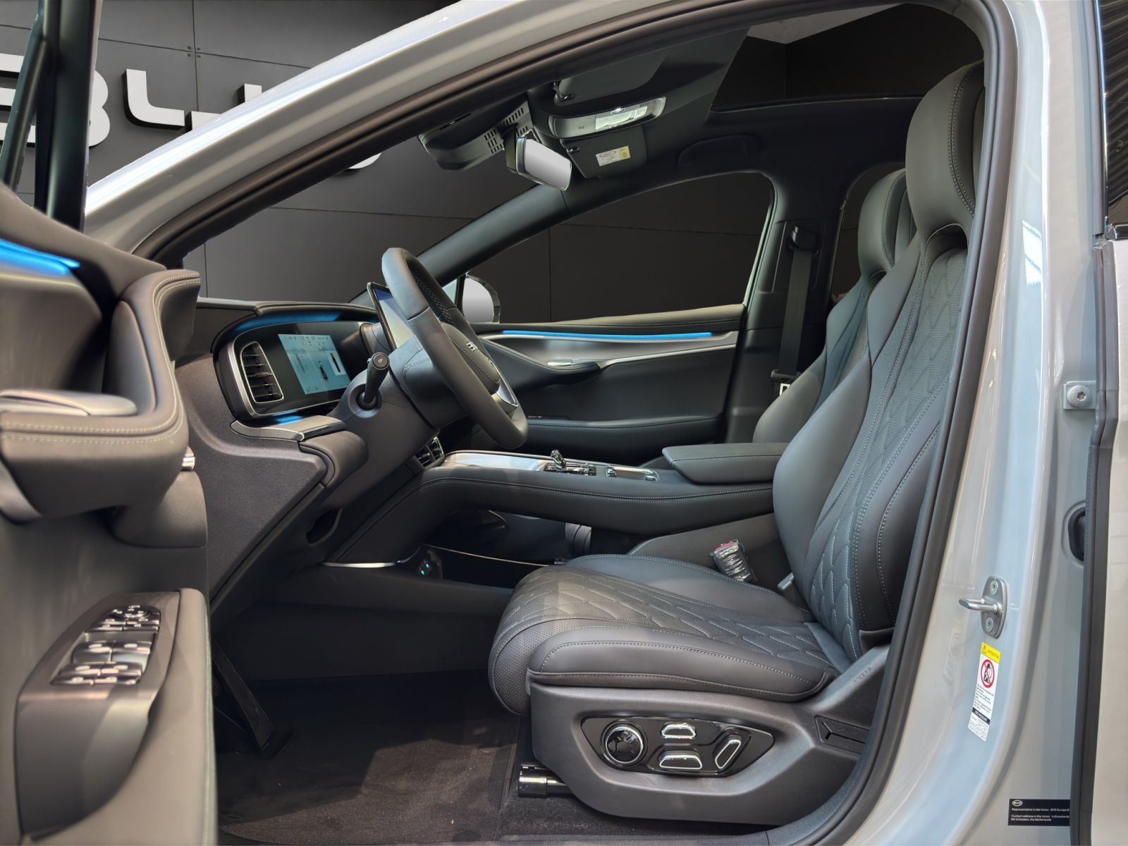 BYD SEALION 7