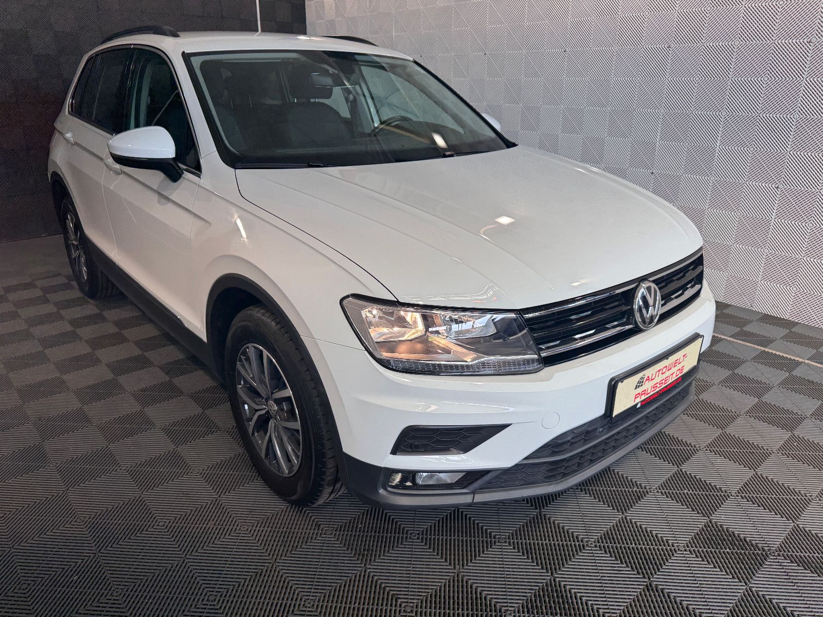 Gebrauchtwagen Volkswagen Tiguan Tiguan*COMFORTLINE*4MOTION-KLIMA-DSG-SPUR-17 in Horb am Neckar