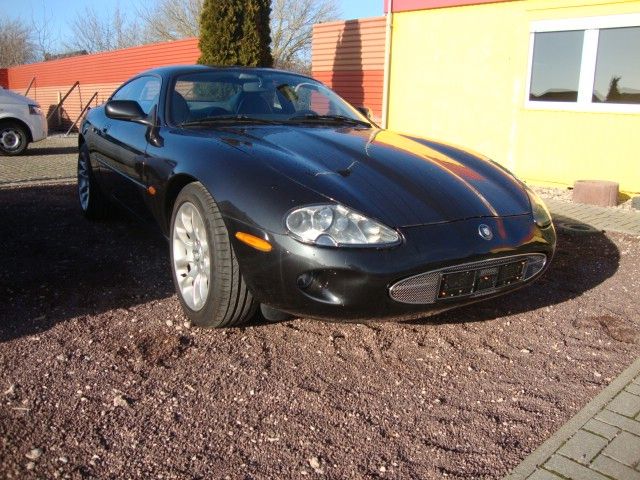 Jaguar XK8