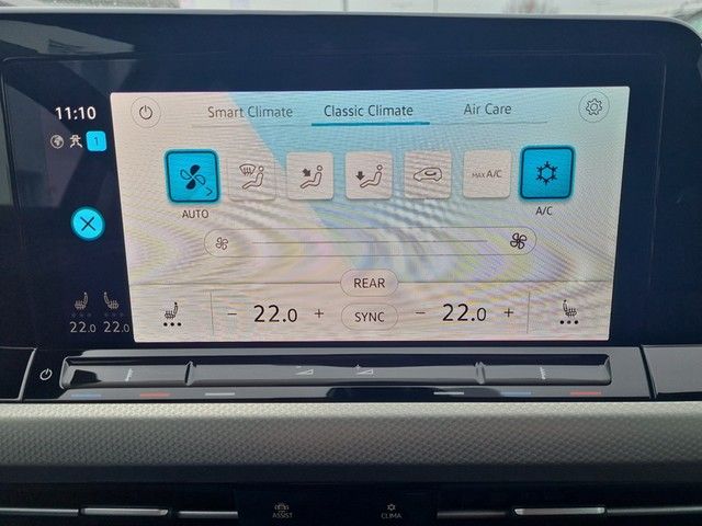 Fahrzeugabbildung Volkswagen Golf VIII TSI Move LED Navi AID RFK SH LM