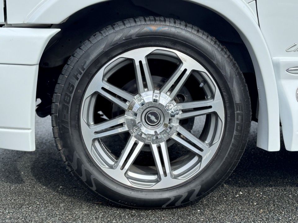 Fahrzeugabbildung Chevrolet Express 6.0 Explorer Limited XS-E 9-Sitzer Lang