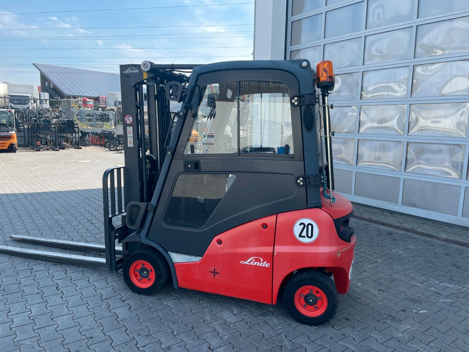 Fahrzeugabbildung Linde H14D-01 / HH 4,6m /  962h / Diesel / SS