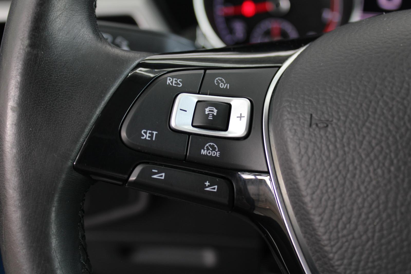 Volkswagen Touran *7 Sitzer* *Tüv&Inspektion Neu*Navi*Leder