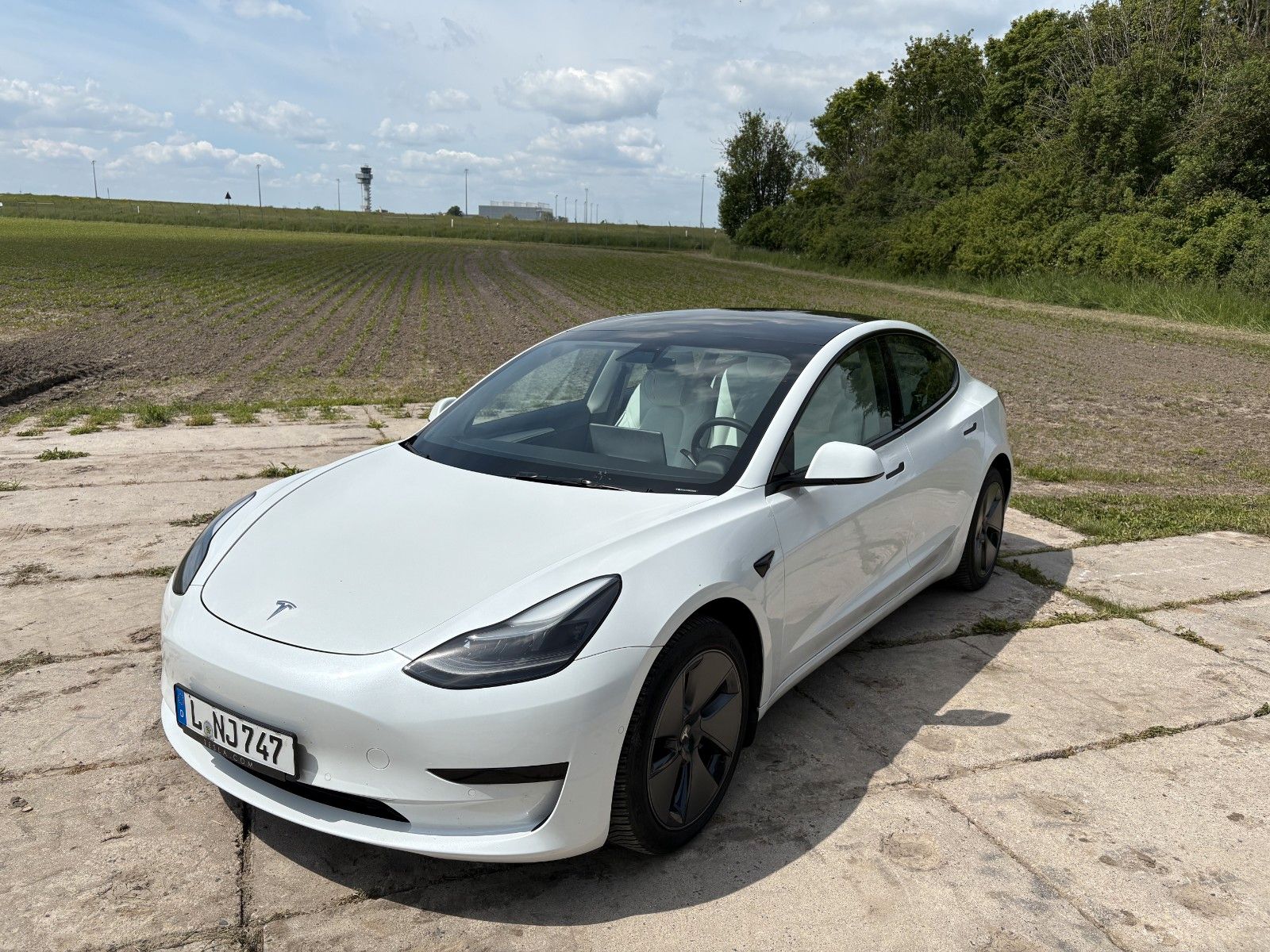 TESLA Model 3