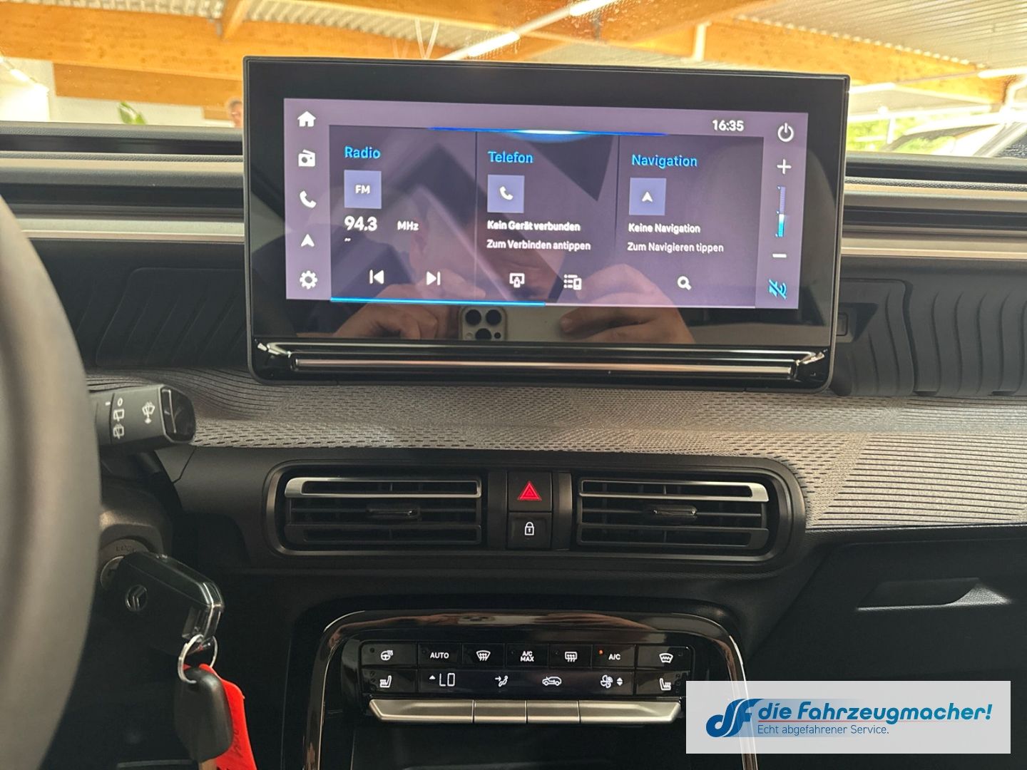 Fahrzeugabbildung Citroën C3 E 113 MAX HUD Navi Soundsystem LED Apple CarP