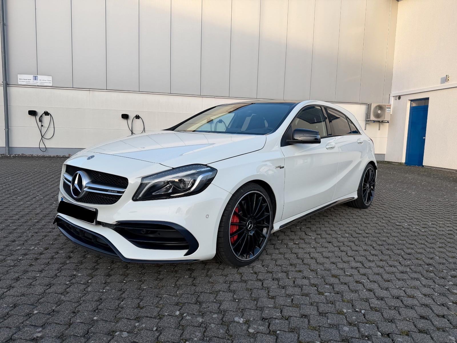 Mercedes-Benz A 45 AMG 4Matic AMG Performance