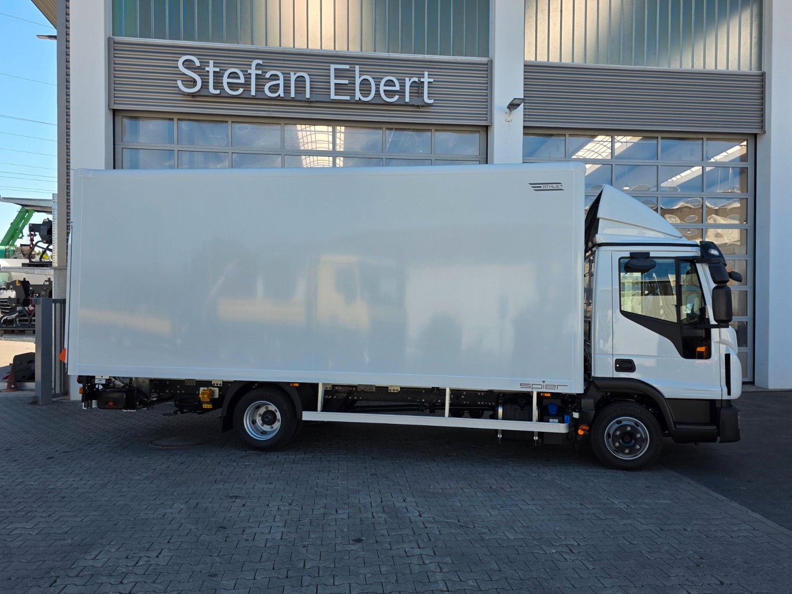 Fahrzeugabbildung Iveco Eurocargo ML75E19/P LBW Spoiler Klima 3 Sitze