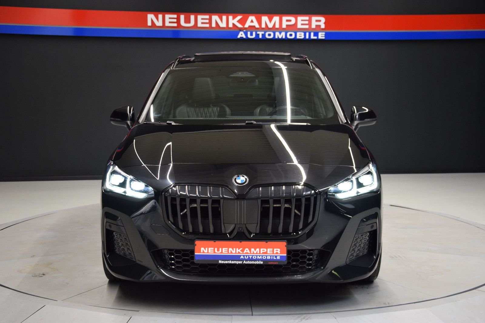 Fahrzeugabbildung BMW 218i Active Tourer M Sport Pano HuD ACC h/k