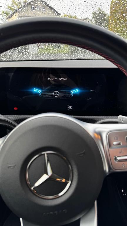 Mercedes-Benz A 220