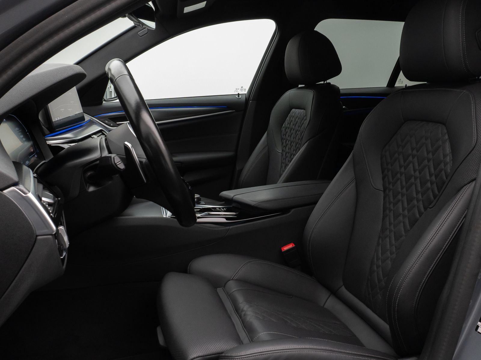 Fahrzeugabbildung BMW 530i M Sport Kamera DAB CockPitPro Komfort Alarm