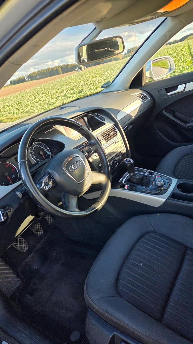 Audi A4 2011 — photo 6