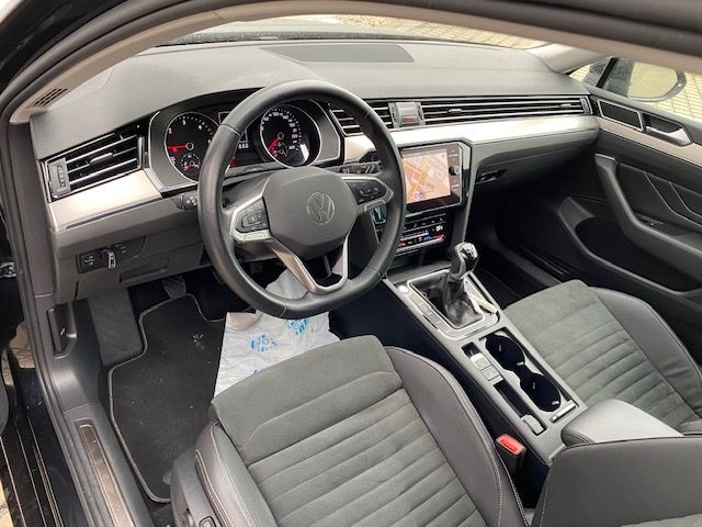 Passat Variant 2.0 TDI Elegance AHK/MATRIX/17-ZO
