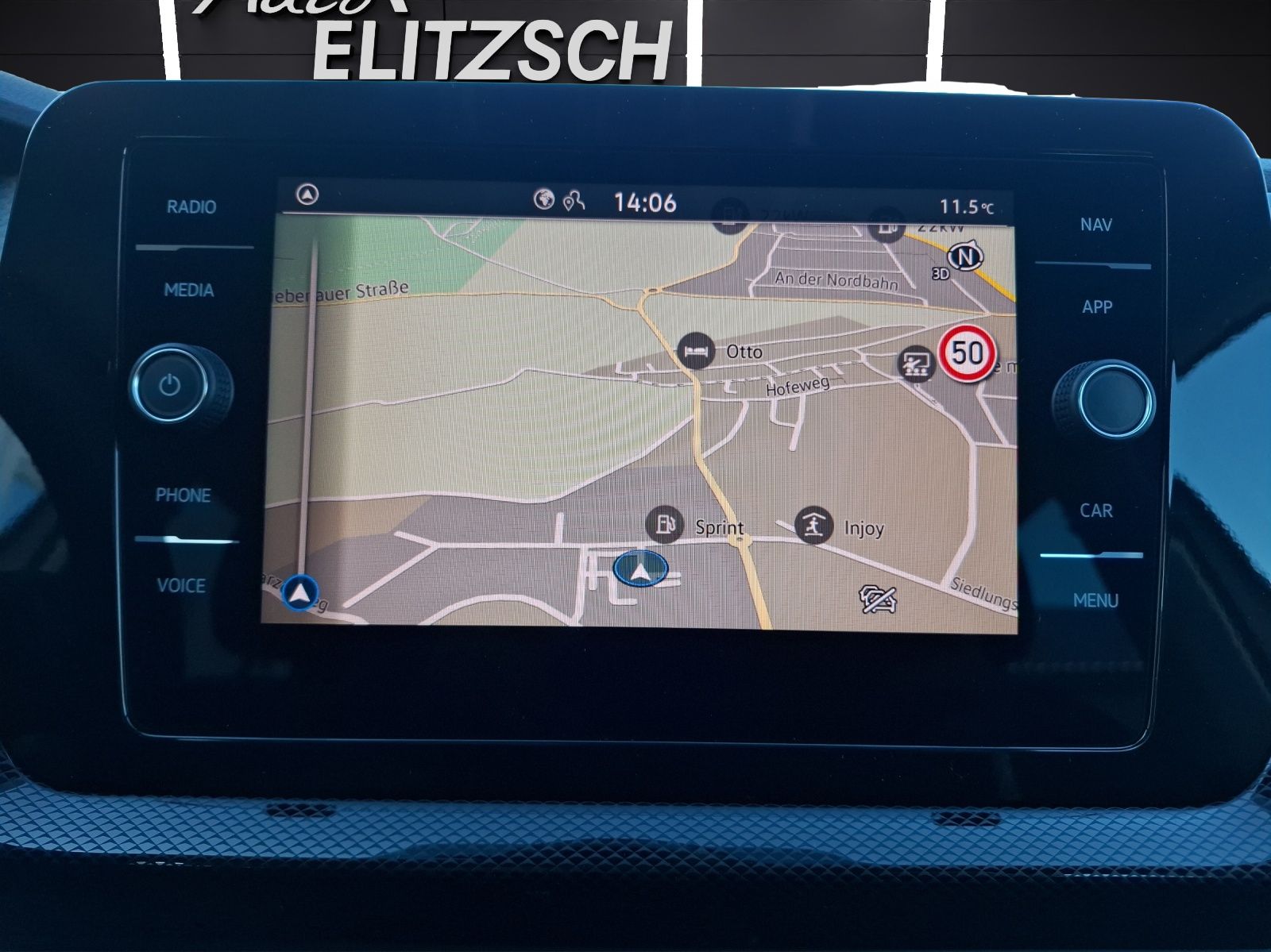 Fahrzeugabbildung Volkswagen T-Cross TSI Life DSG LED Navi AID ACC PDC SH LM