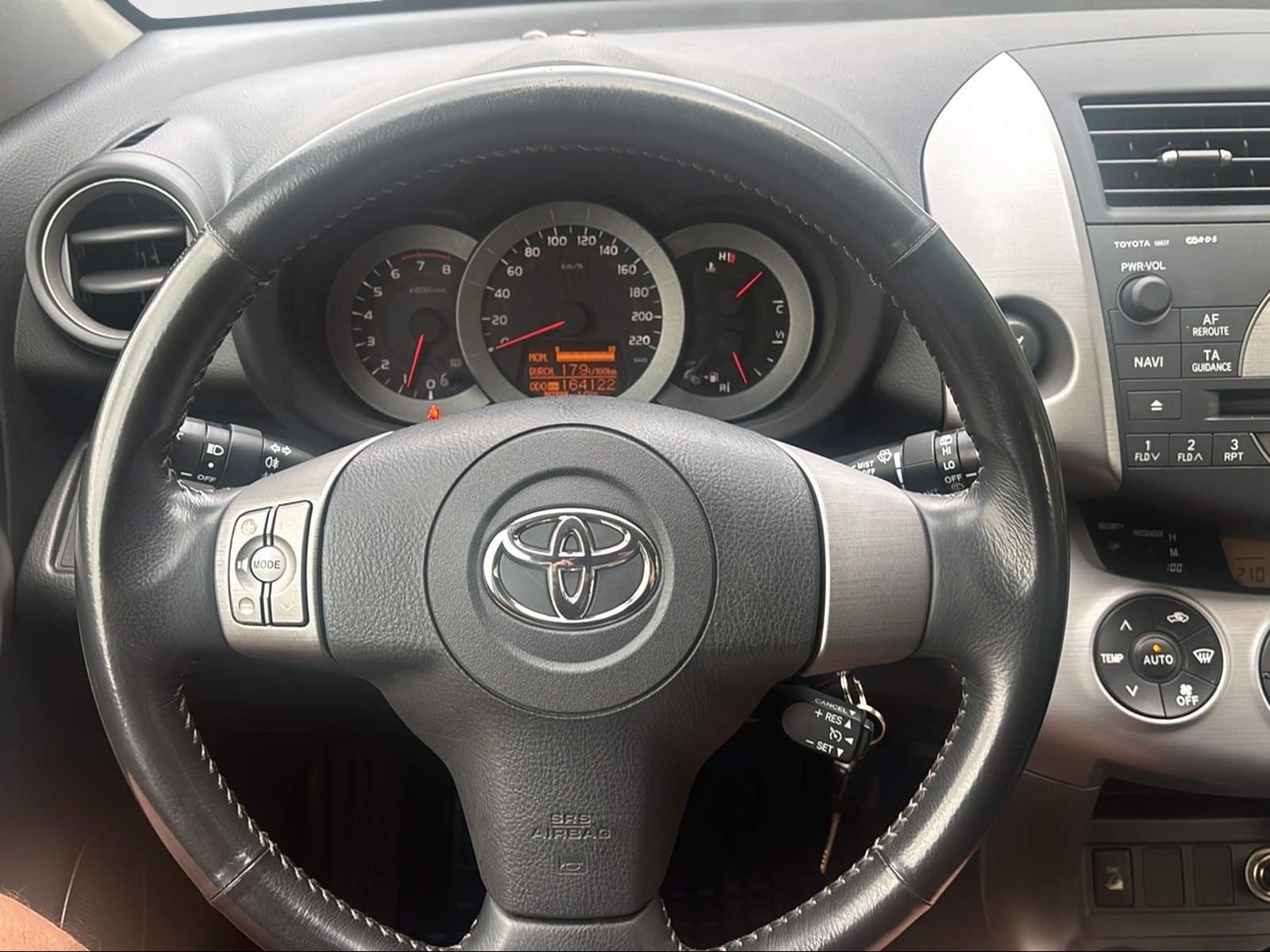 Toyota RAV 4 2.0 VVT-i 152ch - BVA - 4x4 - Climatisation automatique