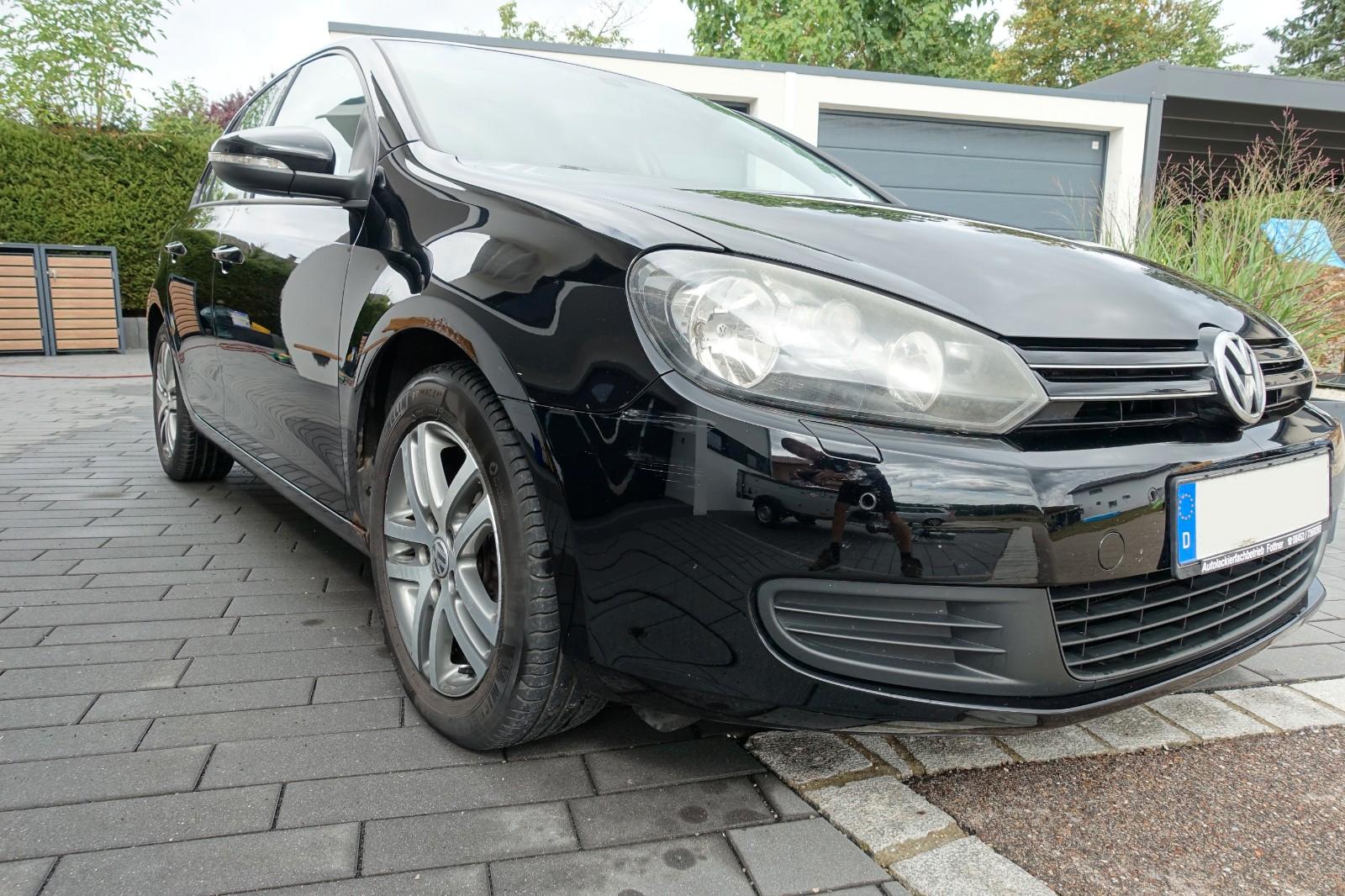 Volkswagen Golf 2009 — interior