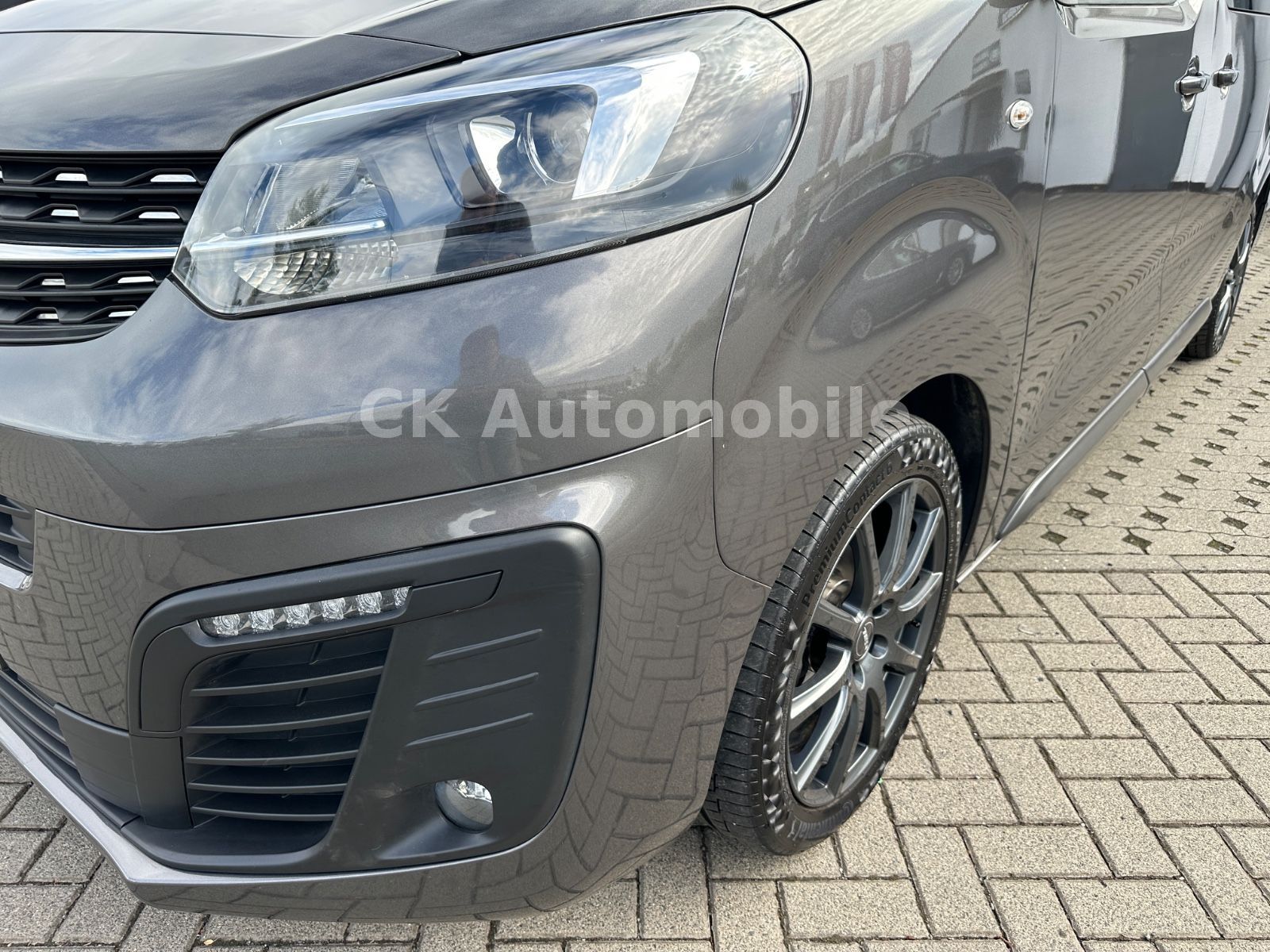 Fahrzeugabbildung Opel Zafira Life Elegance L/7 Sitze/Navi/Pano/LED/AHK