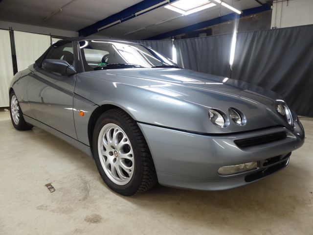 Alfa Romeo Spider 2.0 16V Edizione Sportiva *Momo-Leder*