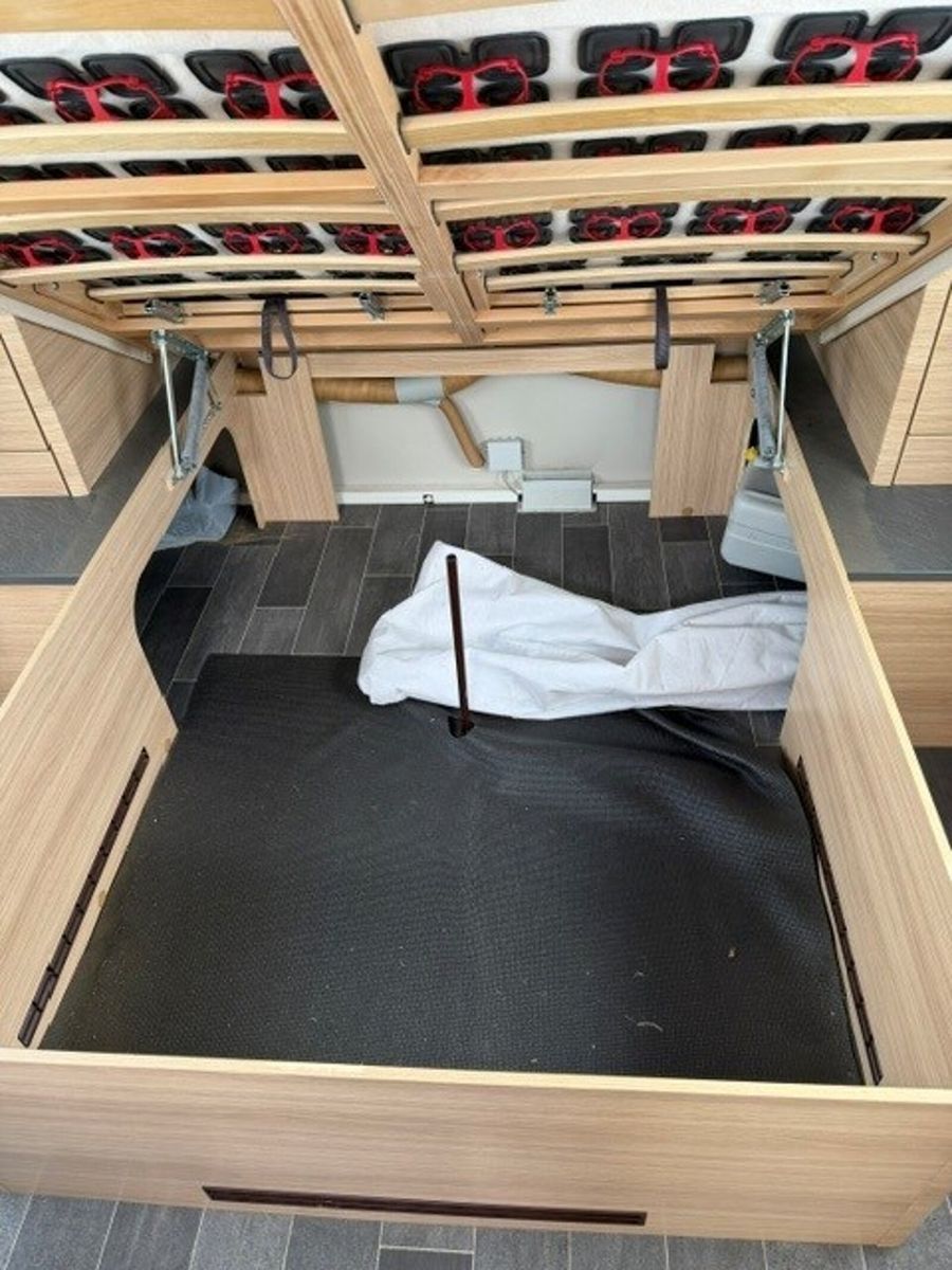 Fahrzeugabbildung Tabbert Vivaldi 550 DF 2.5 Mover Solar Queensbett Ofen