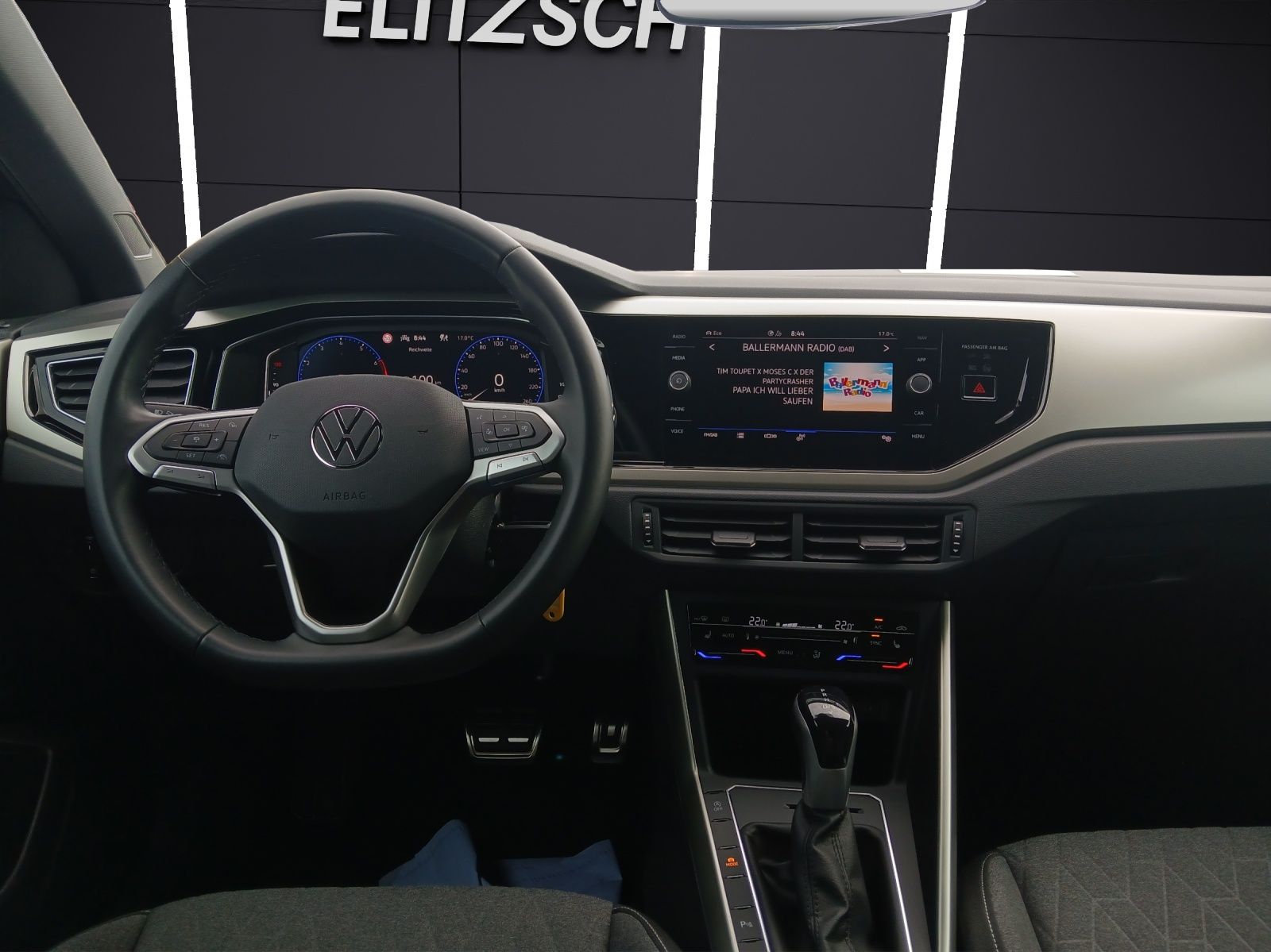 Fahrzeugabbildung Volkswagen Taigo Life TSI DSG IQ.Light ACC SHZ RearView 17"