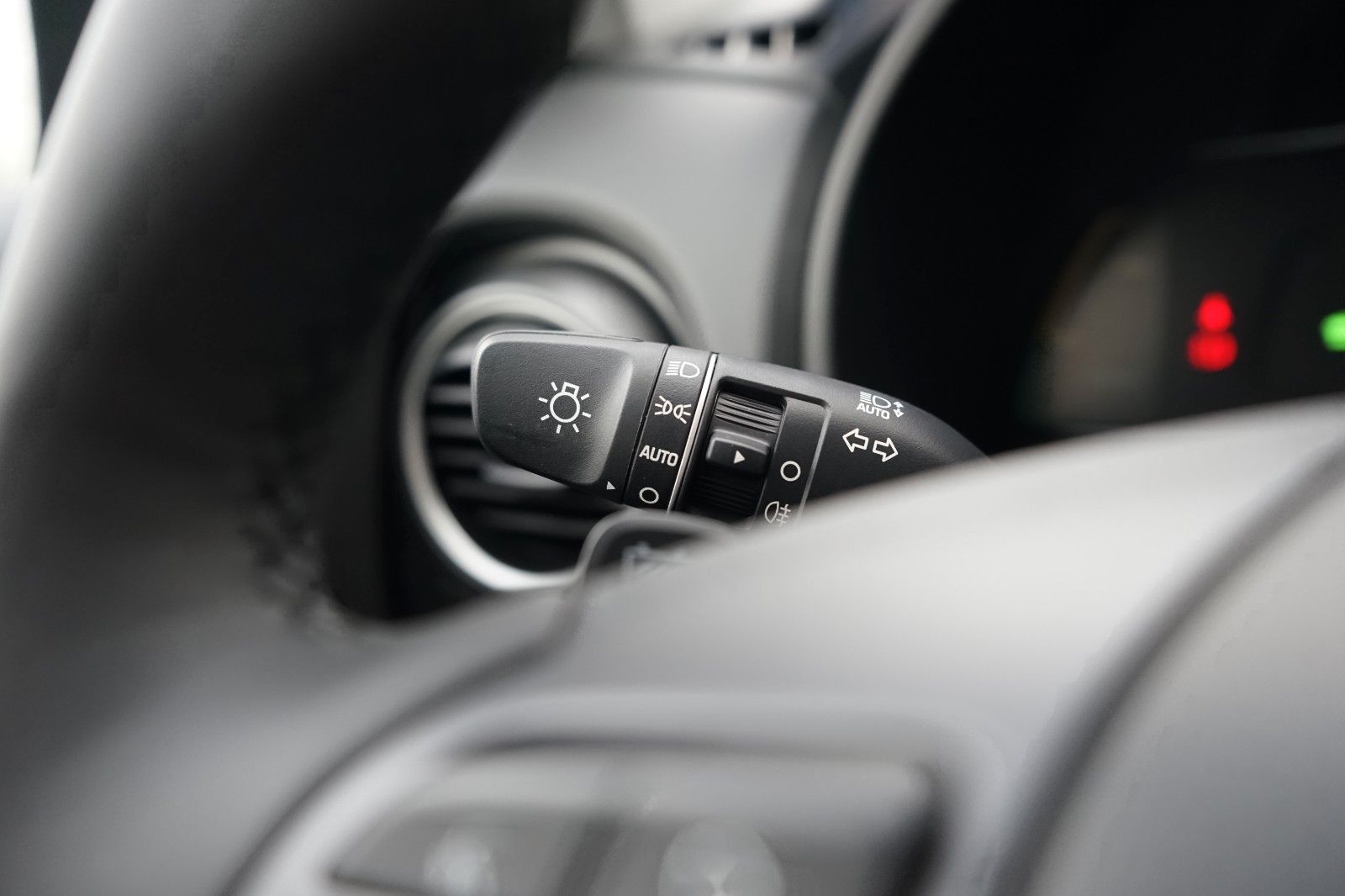 Fahrzeugabbildung Hyundai KONA Elektro ADVANTAGE NAVI LED SHZ