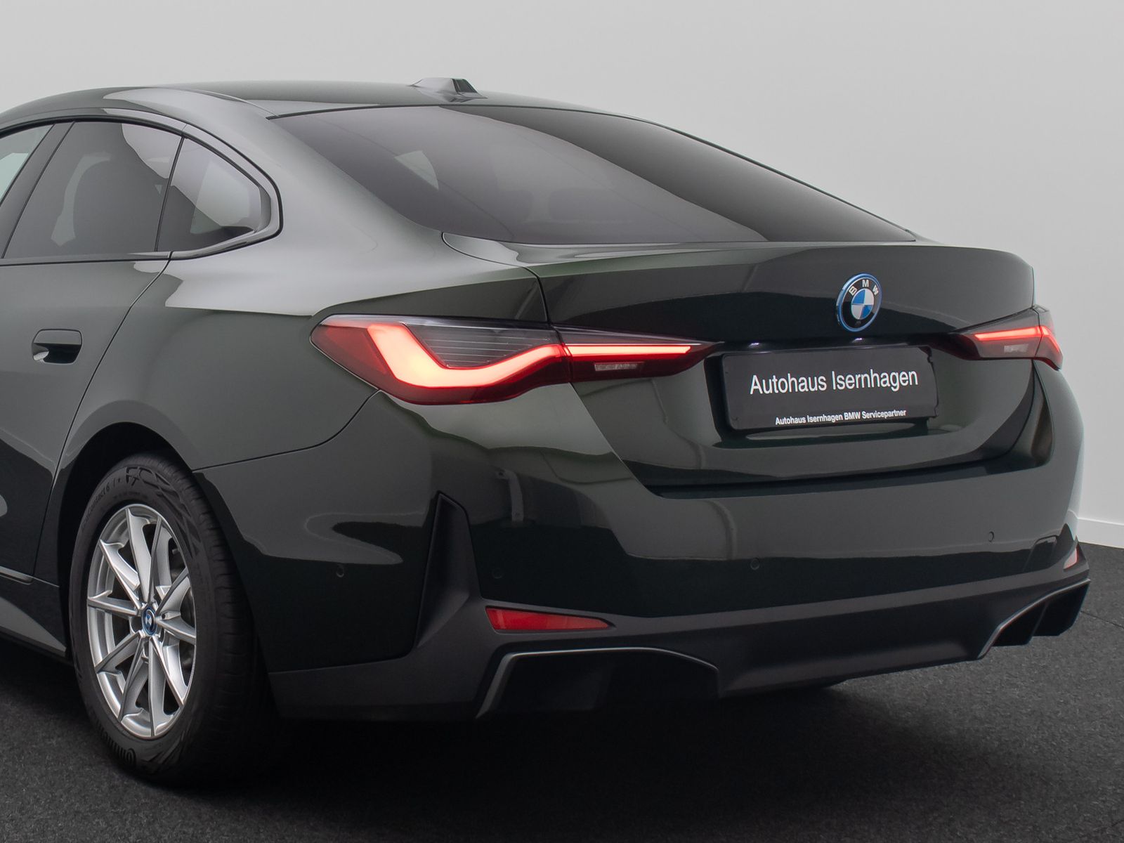 Fahrzeugabbildung BMW i4 eD35 GC Kamera GeschwindigReg DAB Widscreen