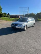 Volkswagen VW Passat 1.8T Tüv Neu *AHK*Garagenwagen*A... - Volkswagen Passat aus 2003
