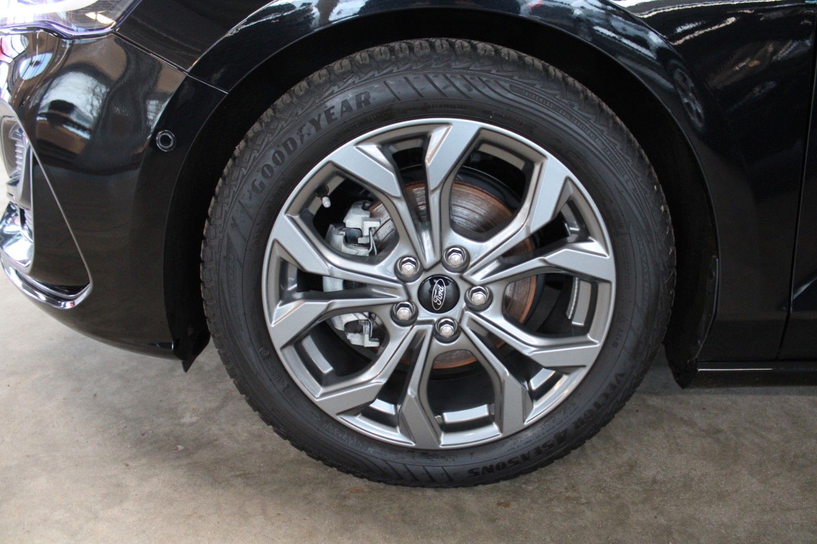 Fahrzeugabbildung Ford Focus ST-Line X Aut. LED ACC Leder Pano HUD Wint