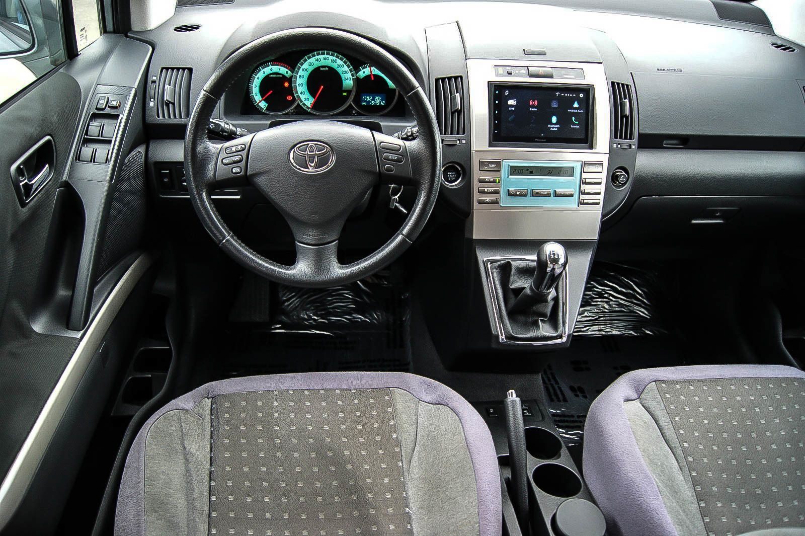 Fahrzeugabbildung Toyota Corolla Verso 1.8 Team 7-SITZER FAMILIENBESITZ