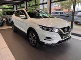 Nissan Qashqai 1.3 DIG-T N-Connecta Pano Navi Kam SitzH - Nissan Qashqai Gebrauchtwagen in Dresden