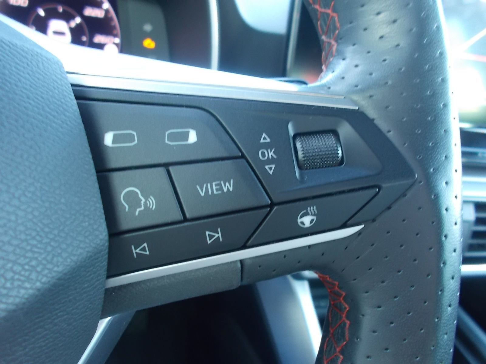 Fahrzeugabbildung SEAT Leon FR 2.0 TDI DSG + LED + NAVI + AHK