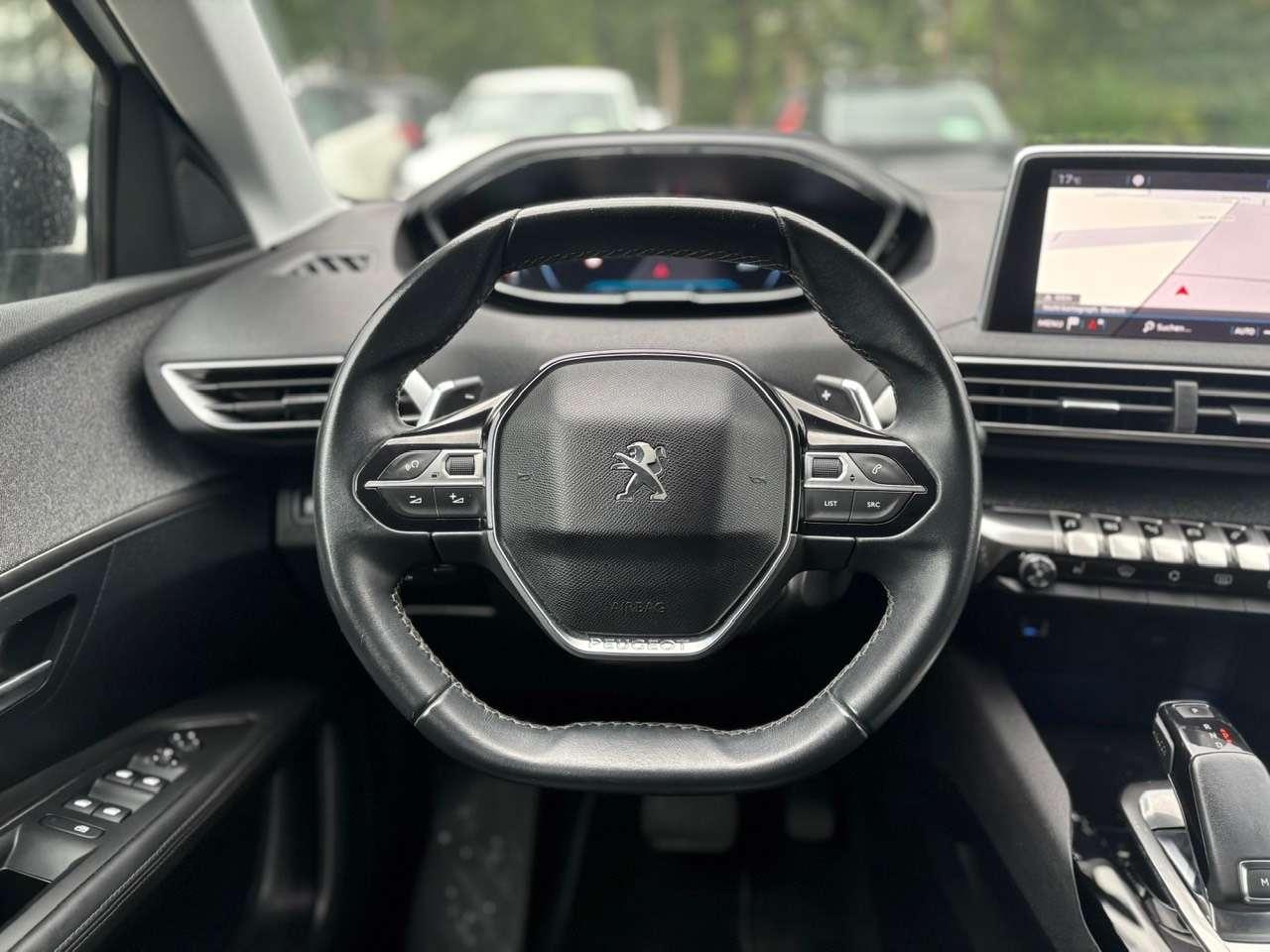 Peugeot 3008 1,2 / e-THP / PureTech / Automatik /  Allur