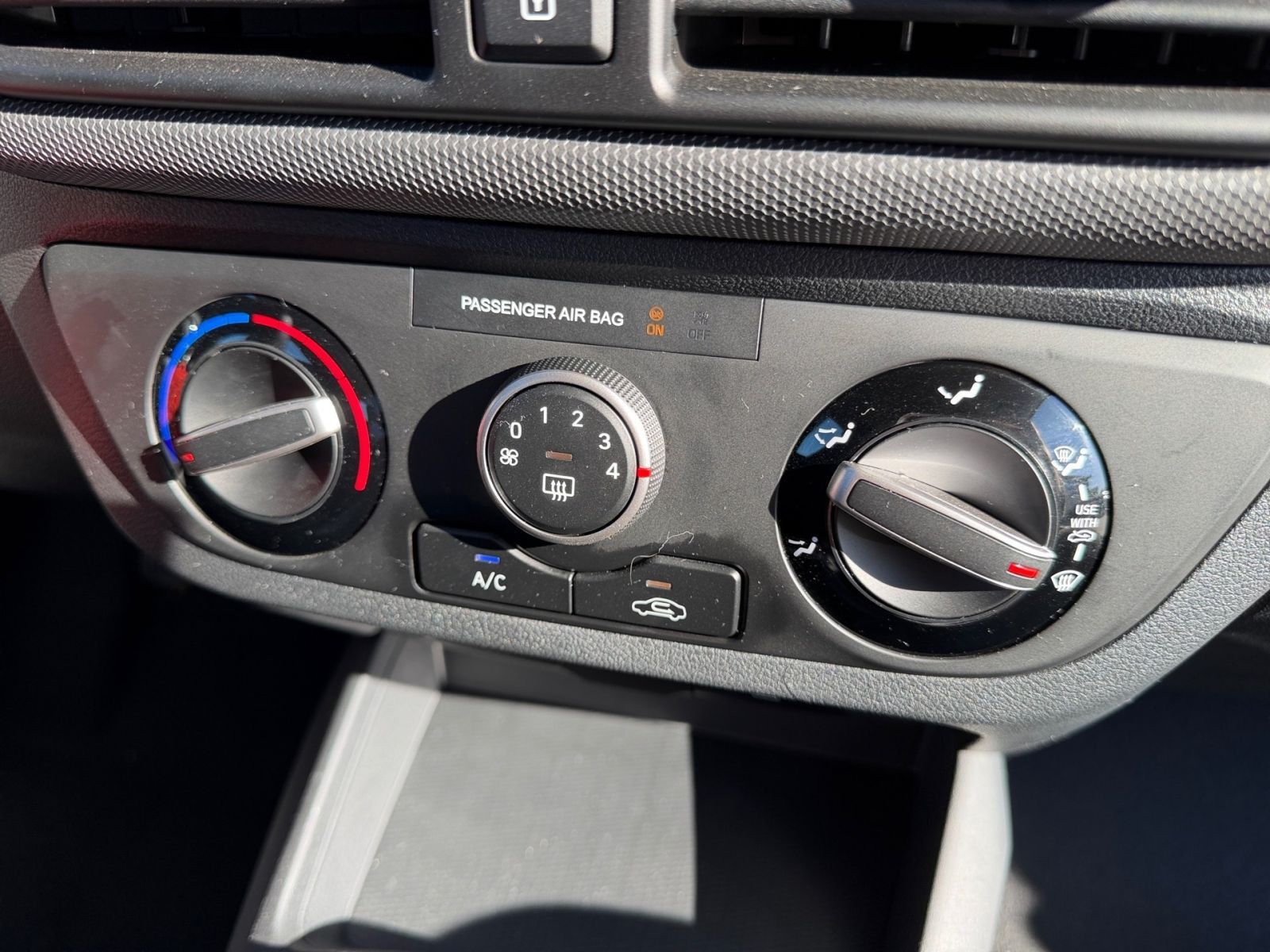 Fahrzeugabbildung Hyundai i10 1.0 Trend Navi Sitzheizung