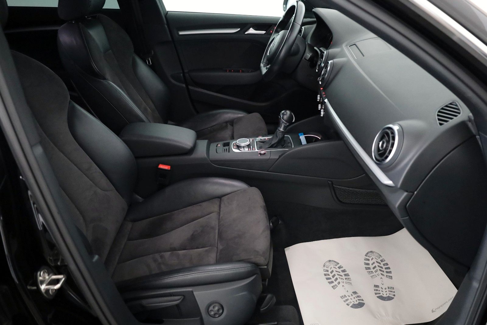 Fahrzeugabbildung Audi A3 Sportback S Line T.Leder,Navi,LED,ACC,SH,+WR