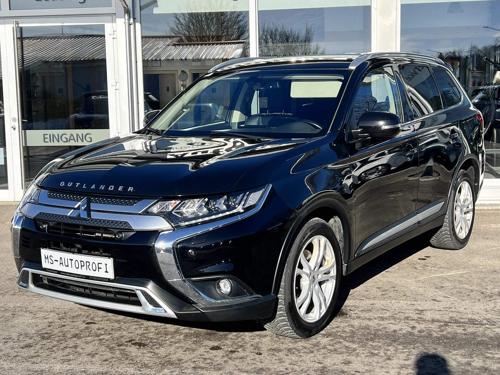 Mitsubishi Outlander 2.0 Diamant Edition 4WD CVT AHK Kamera