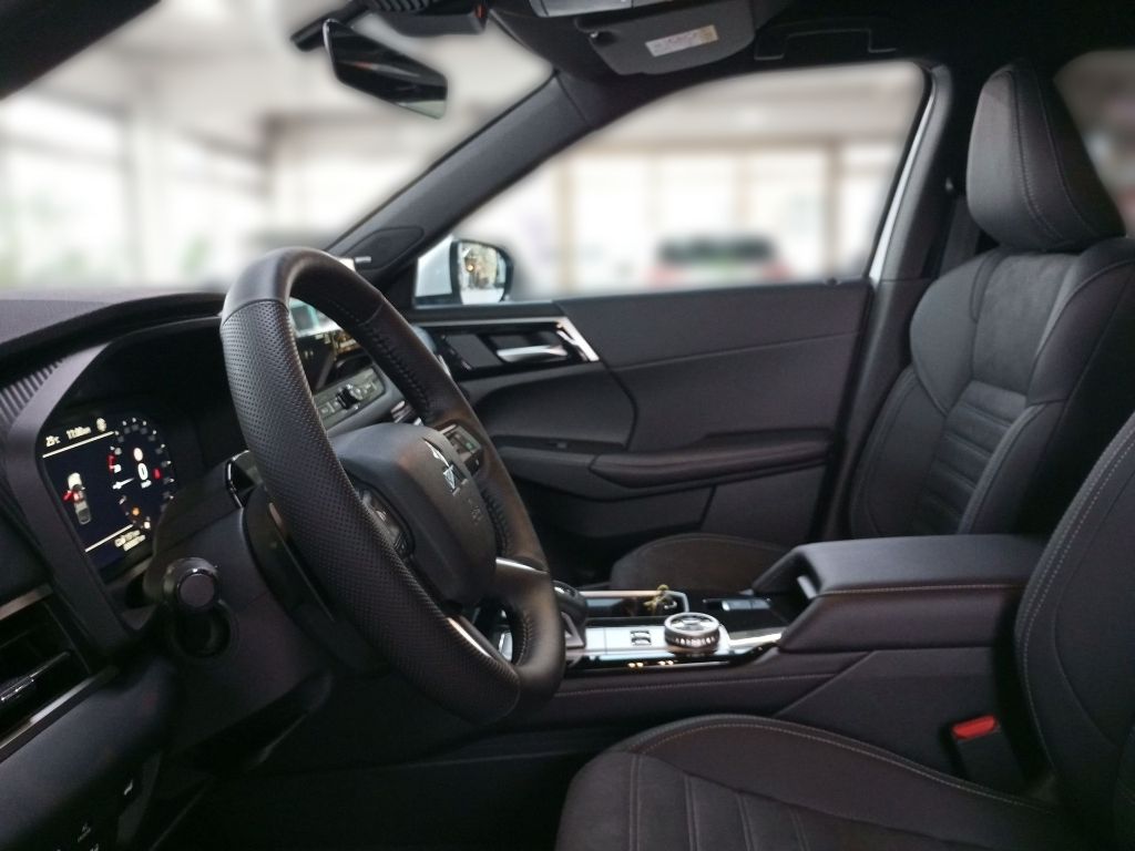 Fahrzeugabbildung Mitsubishi Outlander Plug-in Hybrid 2.4L Select
