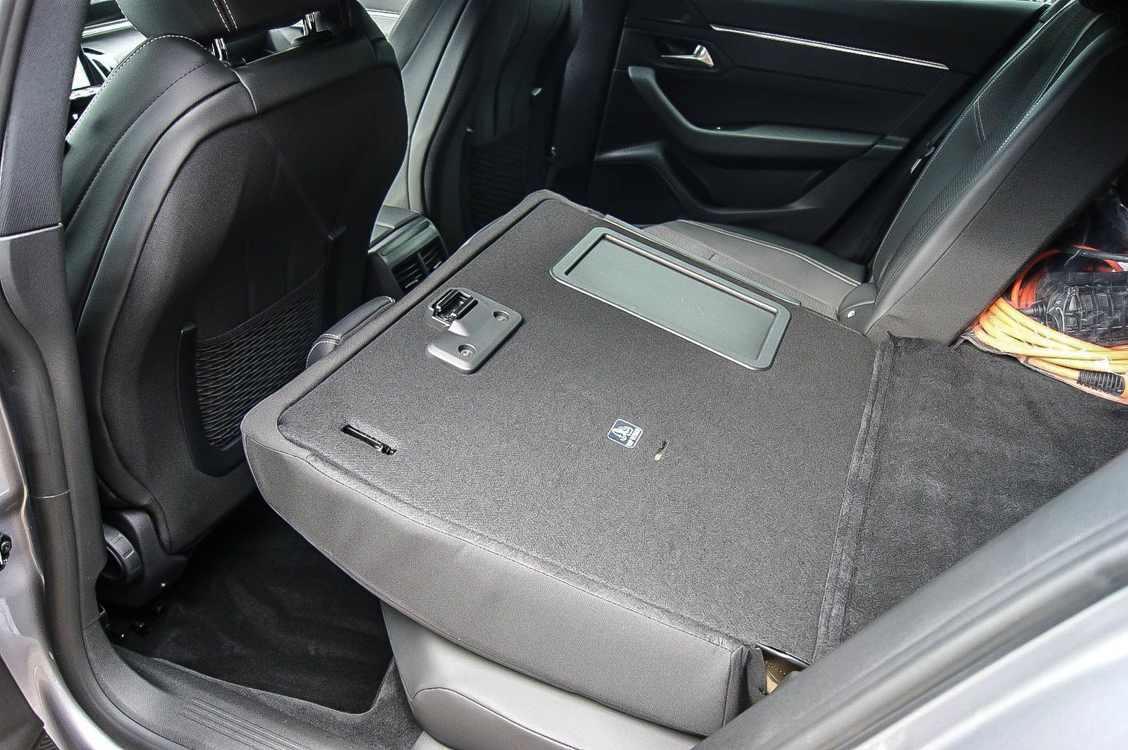 Fahrzeugabbildung Peugeot 508 SW Hybrid 225 Allure NEUES MODELL LED 1.HAND