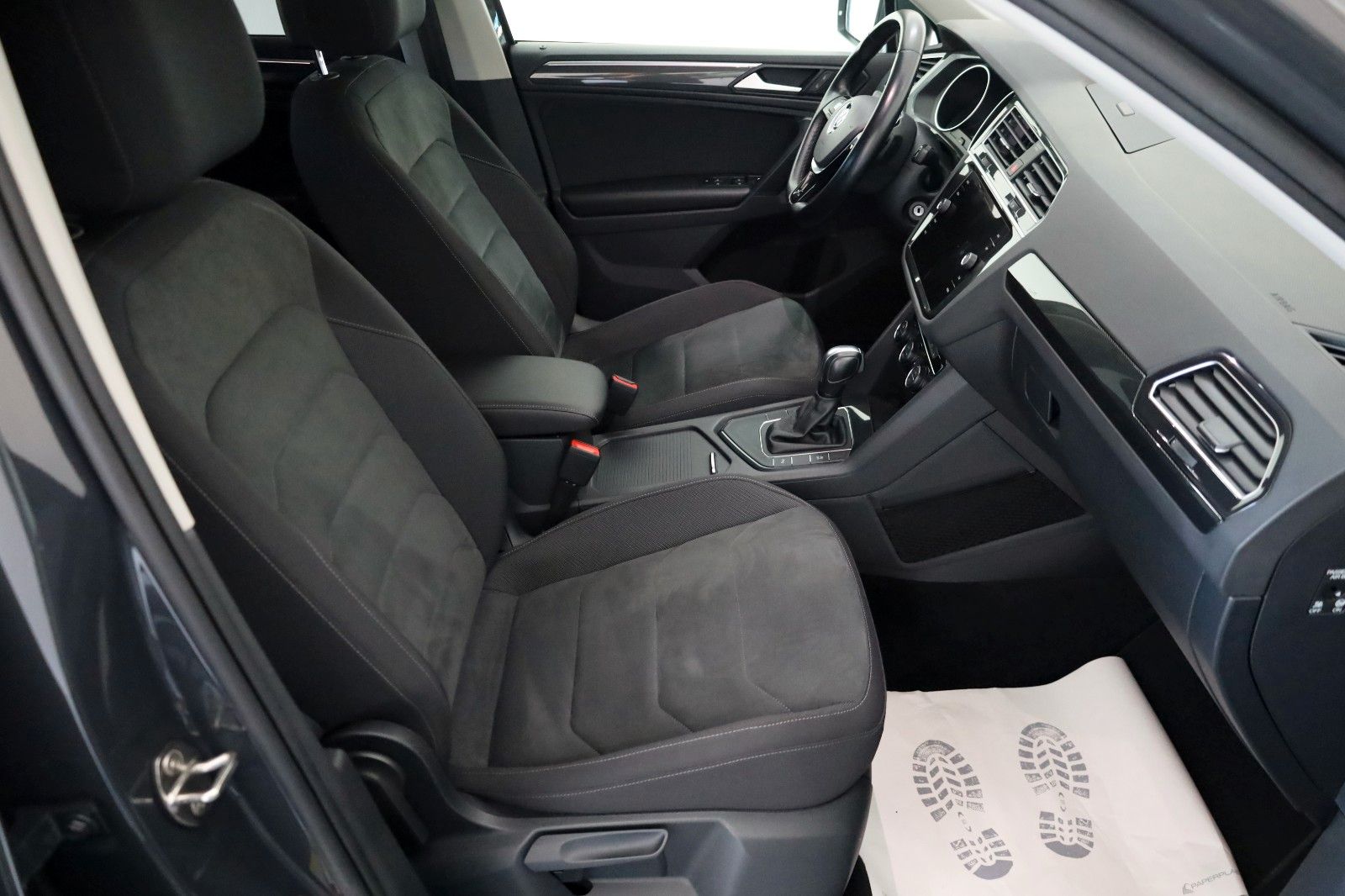 Fahrzeugabbildung Volkswagen Tiguan Highline Alcantara,Navi,LED,ACC,SH,PDC